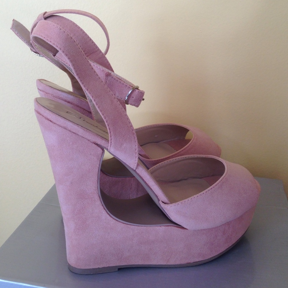 💗SALE💗NEW BLUSH COLOR WEDGES